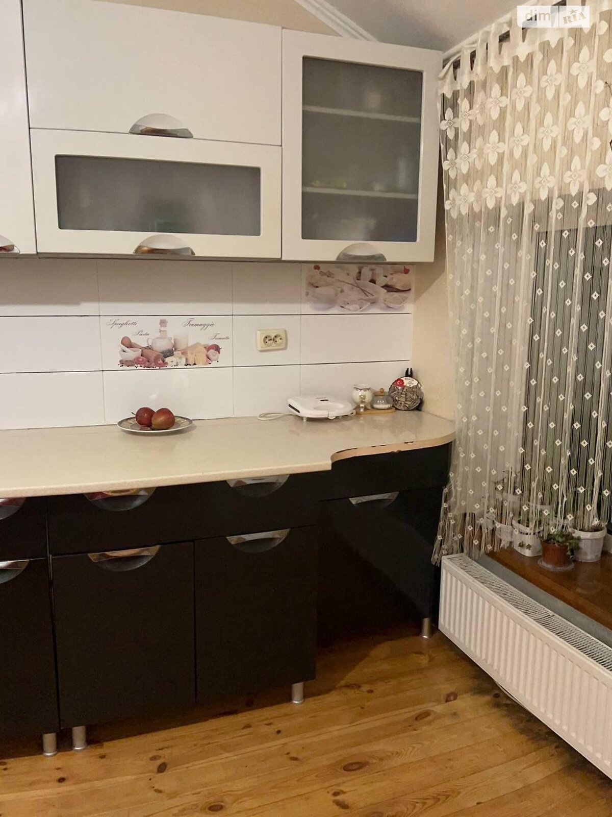 двоповерховий таунхаус, 120 кв. м, кирпич. Здається помісячно в Тернополі, в районі Центр фото 1 двопроверховий таунхаус, 120 кв. м, кирпич. Здається помісячно в Тернополі, в районі Центр фото 1