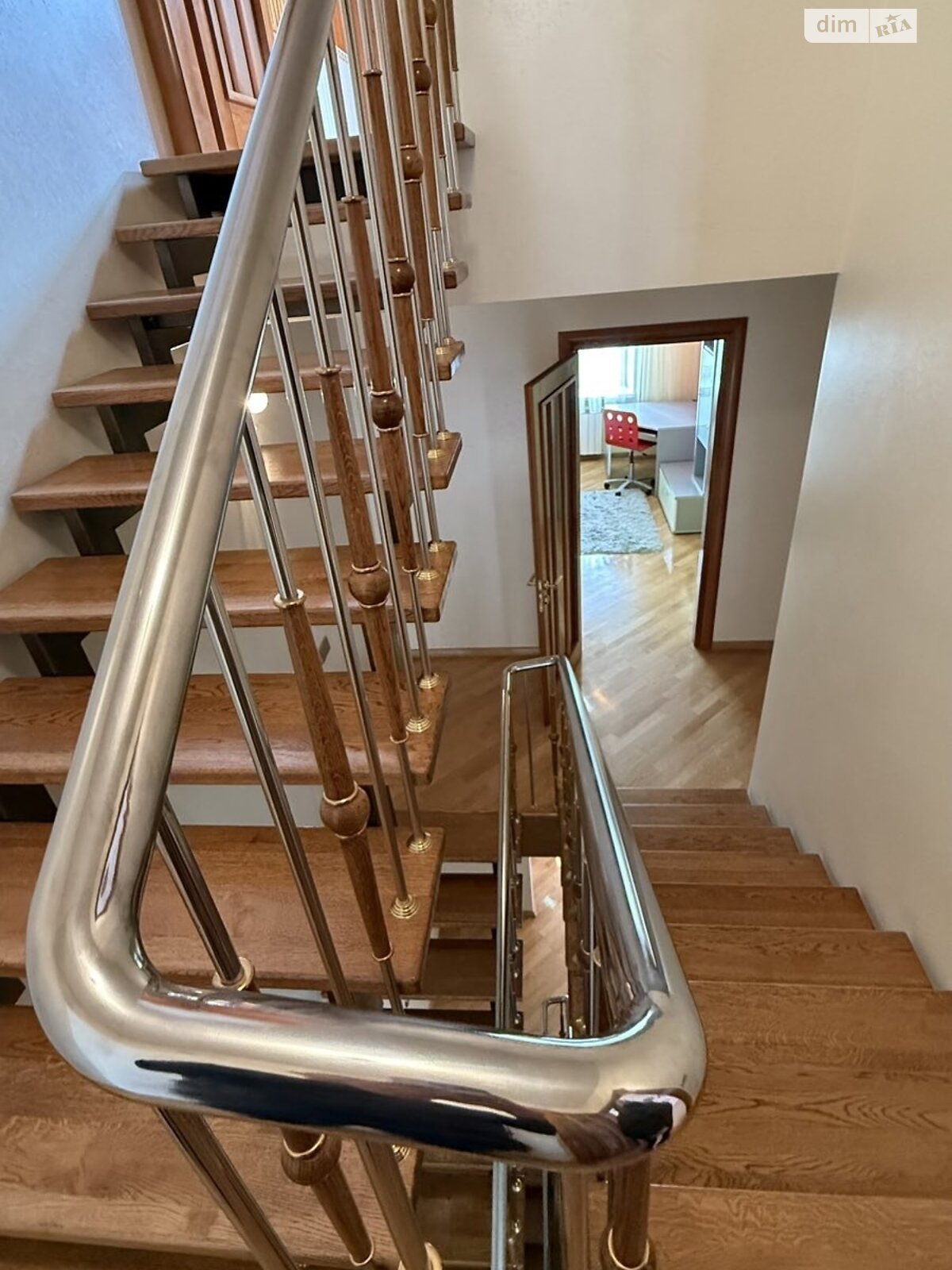 триповерховий таунхаус, 190 кв. м, цегла. Здається помісячно в Тернополі фото 1 триповерховий таунхаус, 190 кв. м, цегла. Здається помісячно в Тернополі фото 1