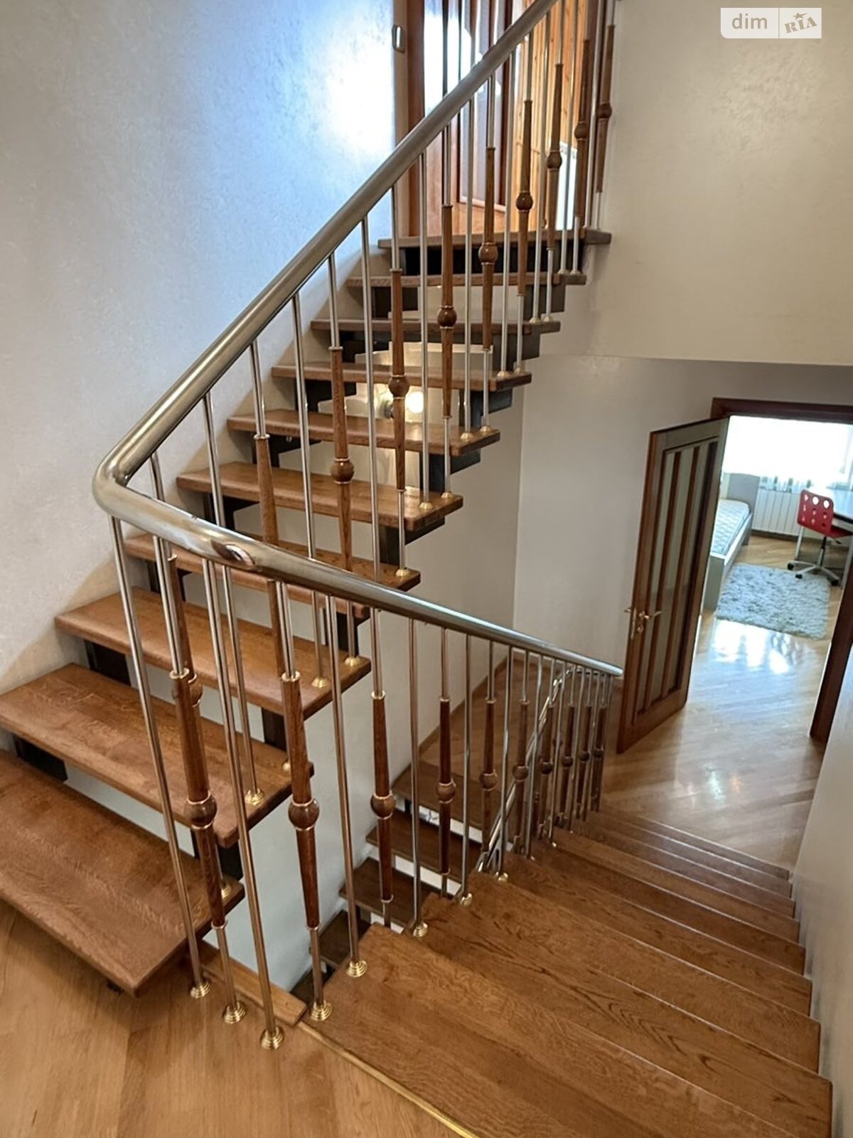 триповерховий таунхаус, 190 кв. м, цегла. Здається помісячно в Тернополі фото 1 триповерховий таунхаус, 190 кв. м, цегла. Здається помісячно в Тернополі фото 1