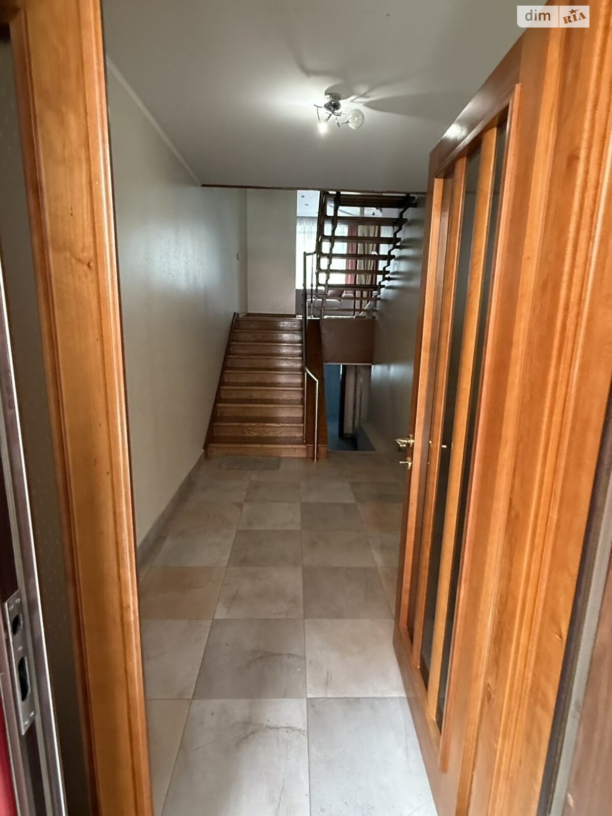 триповерховий таунхаус, 190 кв. м, цегла. Здається помісячно в Тернополі фото 1 триповерховий таунхаус, 190 кв. м, цегла. Здається помісячно в Тернополі фото 1