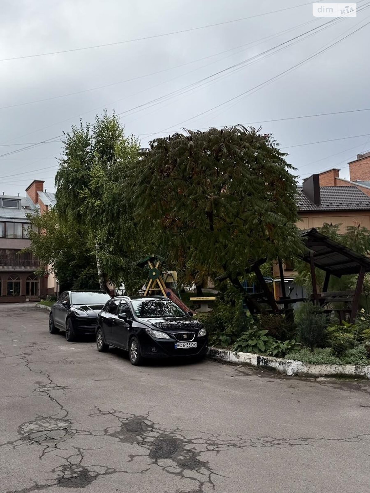 триповерховий таунхаус, 190 кв. м, цегла. Здається помісячно в Тернополі фото 1 триповерховий таунхаус, 190 кв. м, цегла. Здається помісячно в Тернополі фото 1