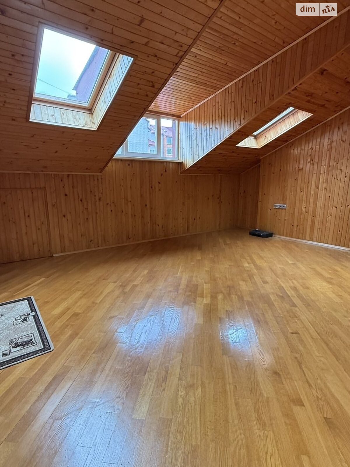 триповерховий таунхаус, 190 кв. м, цегла. Здається помісячно в Тернополі фото 1 триповерховий таунхаус, 190 кв. м, цегла. Здається помісячно в Тернополі фото 1