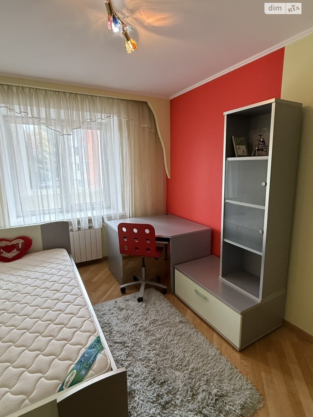 триповерховий таунхаус, 190 кв. м, цегла. Здається помісячно в Тернополі фото 1 триповерховий таунхаус, 190 кв. м, цегла. Здається помісячно в Тернополі фото 1