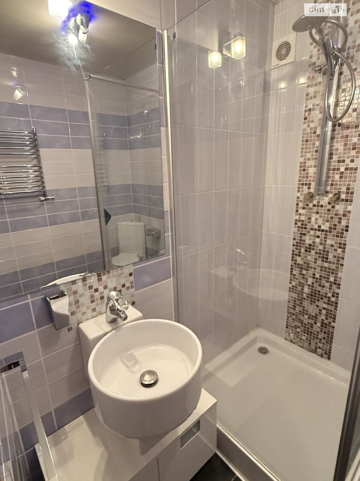 триповерховий таунхаус, 190 кв. м, цегла. Здається помісячно в Тернополі фото 1 триповерховий таунхаус, 190 кв. м, цегла. Здається помісячно в Тернополі фото 1