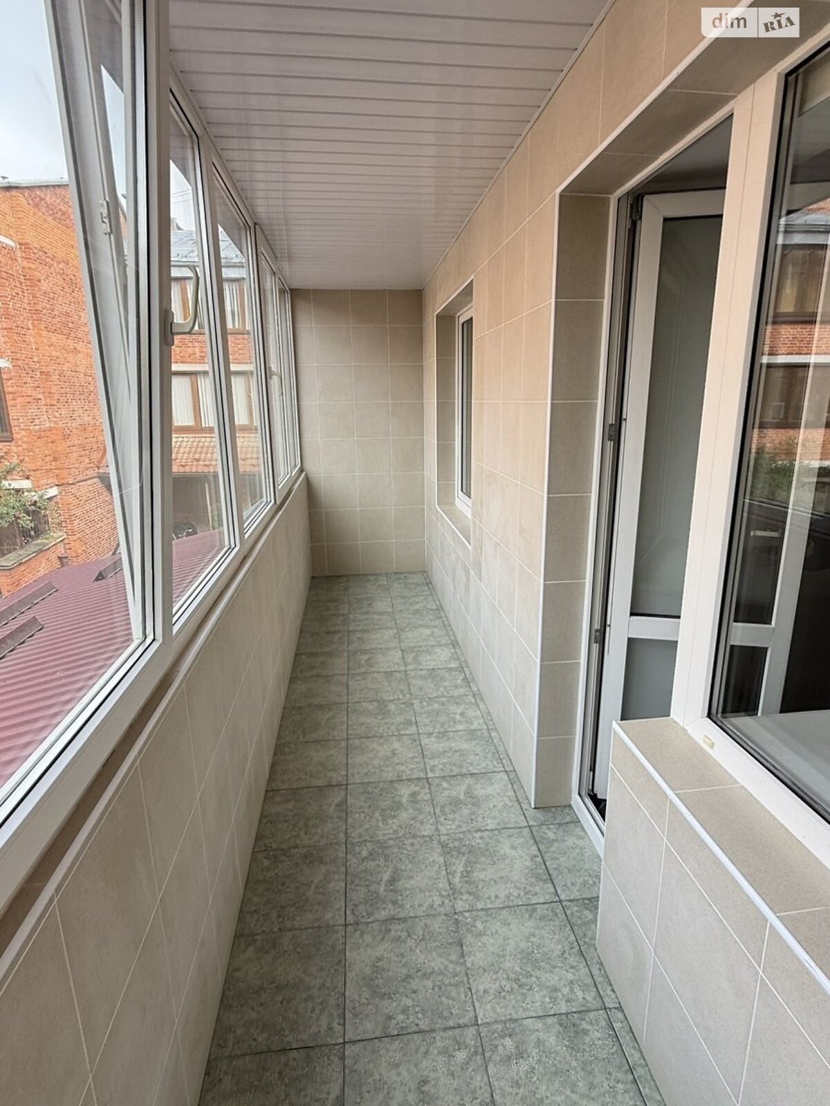 триповерховий таунхаус, 190 кв. м, цегла. Здається помісячно в Тернополі фото 1 триповерховий таунхаус, 190 кв. м, цегла. Здається помісячно в Тернополі фото 1