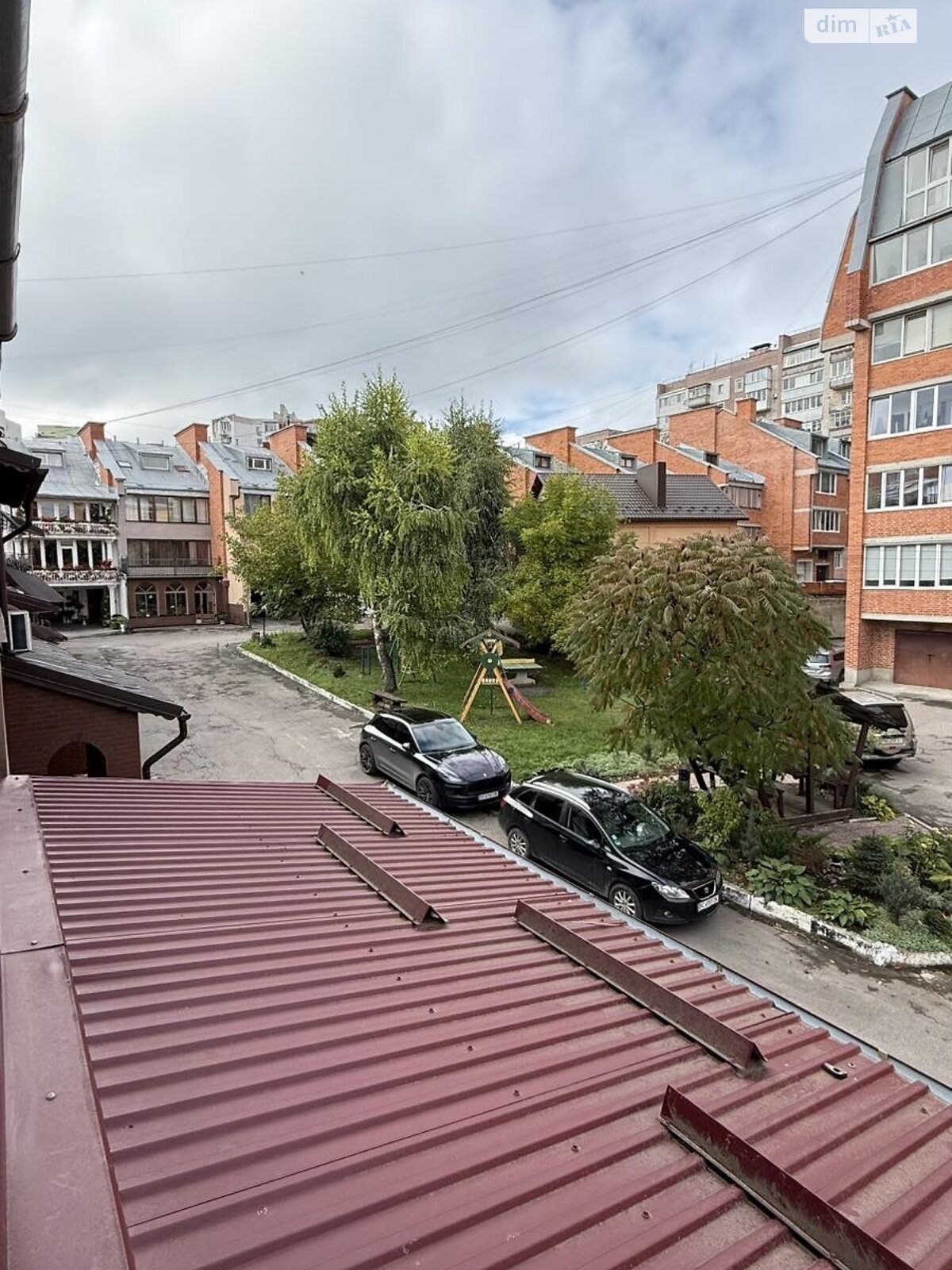 триповерховий таунхаус, 190 кв. м, цегла. Здається помісячно в Тернополі фото 1 триповерховий таунхаус, 190 кв. м, цегла. Здається помісячно в Тернополі фото 1