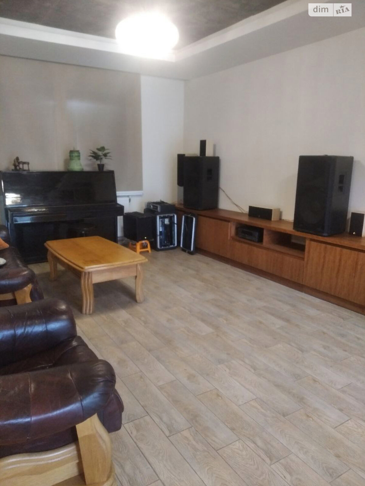 двоповерховий таунхаус, 147 кв. м, цегла. Здається помісячно в Угринові фото 1