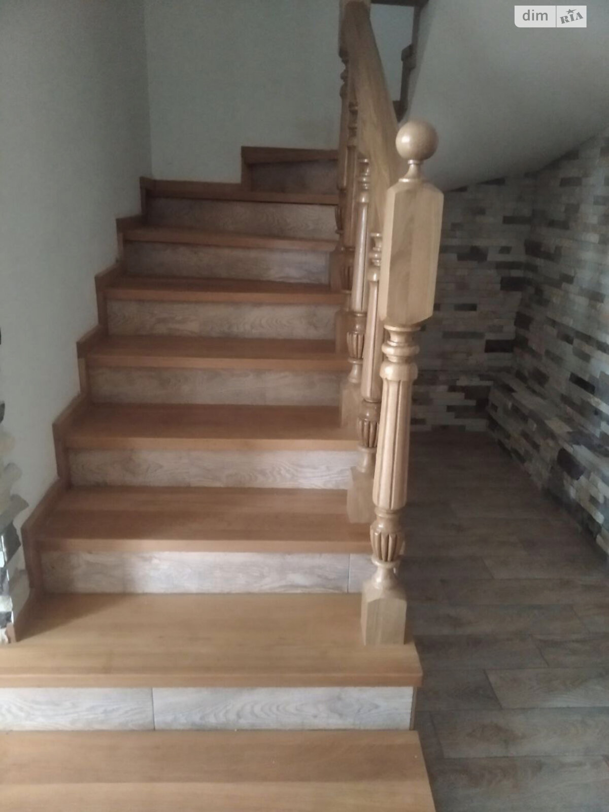 двоповерховий таунхаус, 147 кв. м, цегла. Здається помісячно в Угринові фото 1