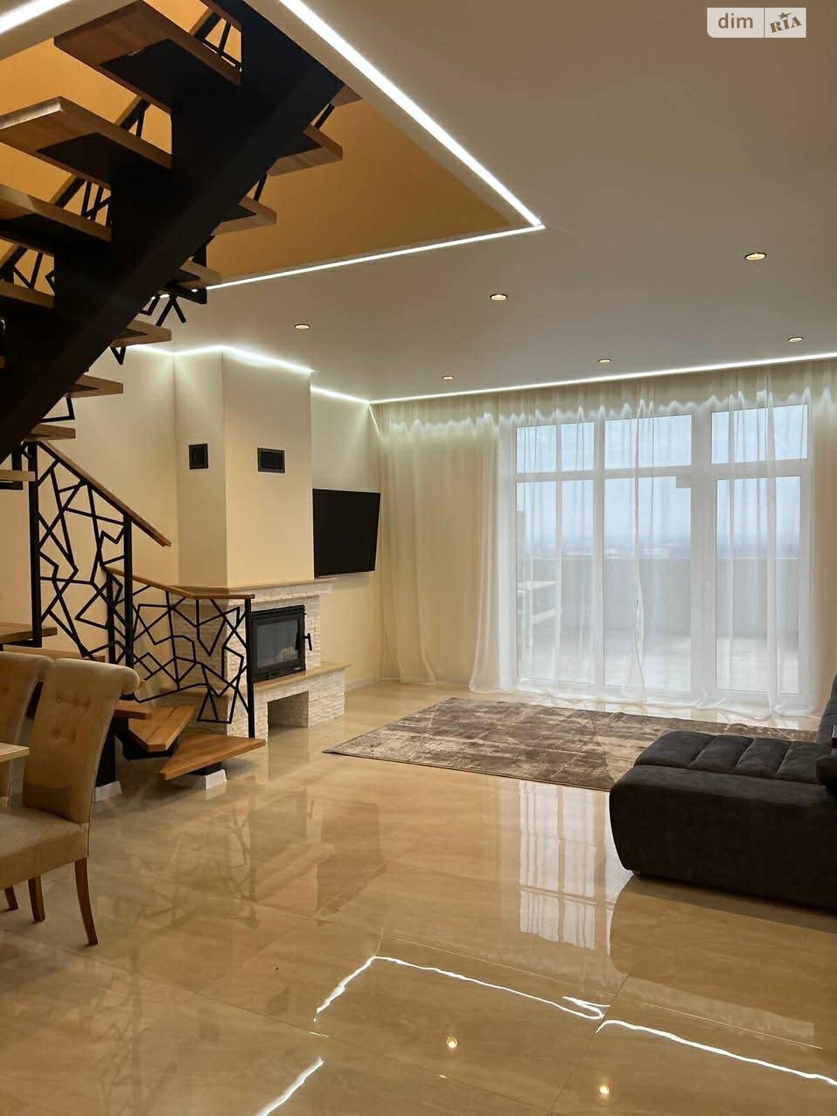 двухэтажный таунхаус, 100 кв. м, кирпич. Сдается помесячно в Ужгороде фото 1 двухэтажный таунхаус, 100 кв. м, кирпич. Сдается помесячно в Ужгороде фото 1