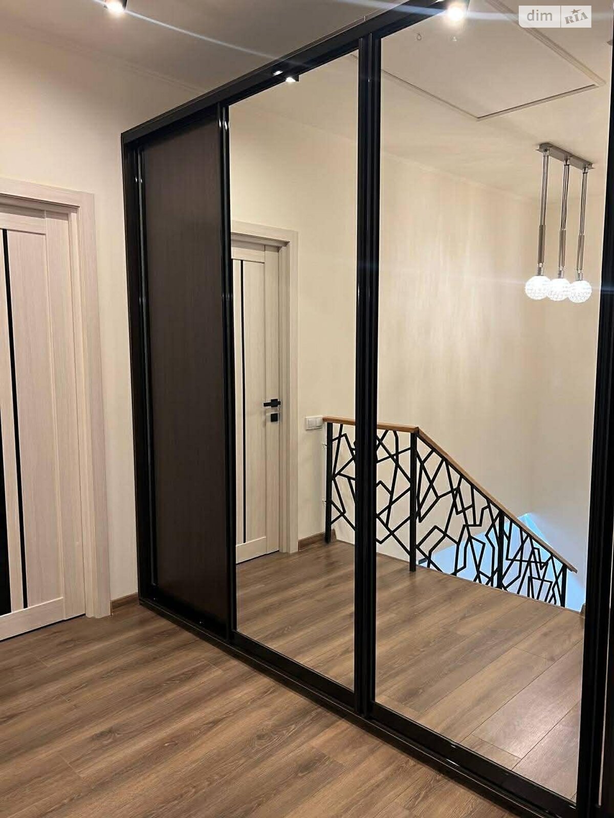 двухэтажный таунхаус, 100 кв. м, кирпич. Сдается помесячно в Ужгороде фото 1 двухэтажный таунхаус, 100 кв. м, кирпич. Сдается помесячно в Ужгороде фото 1