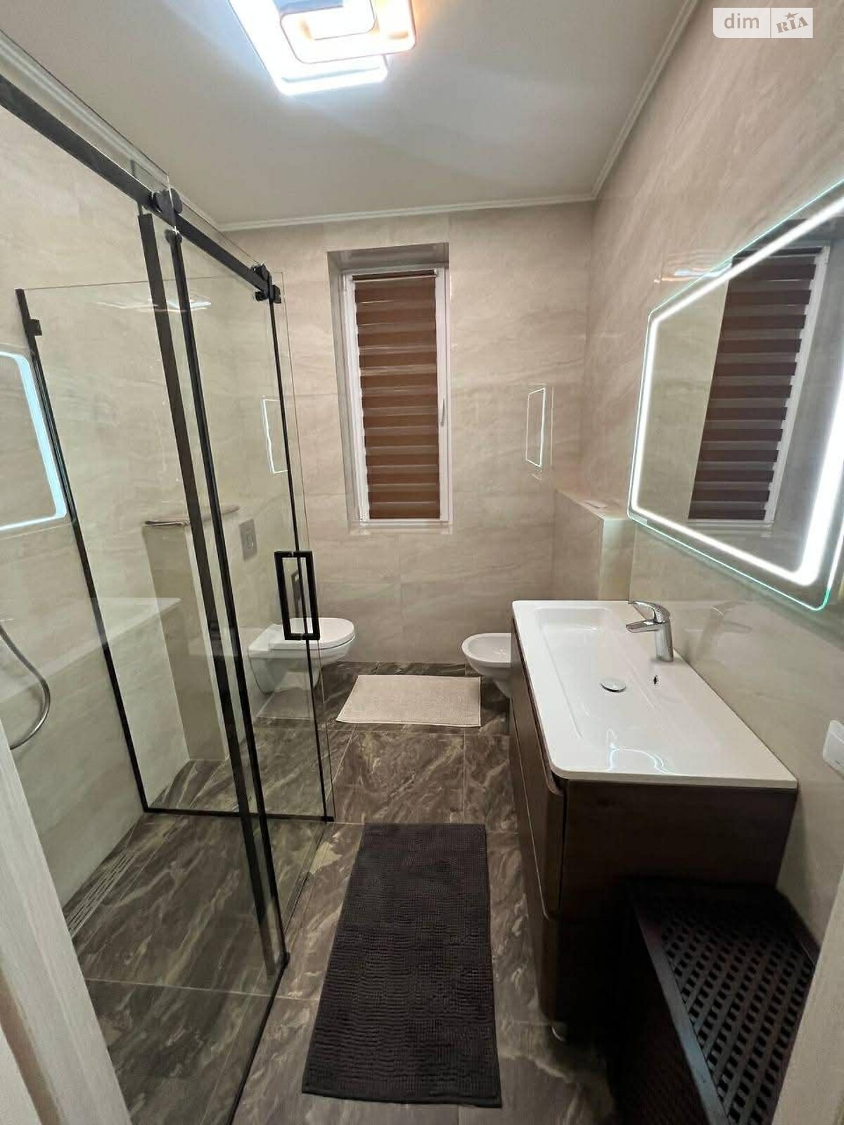 двухэтажный таунхаус, 100 кв. м, кирпич. Сдается помесячно в Ужгороде фото 1 двухэтажный таунхаус, 100 кв. м, кирпич. Сдается помесячно в Ужгороде фото 1