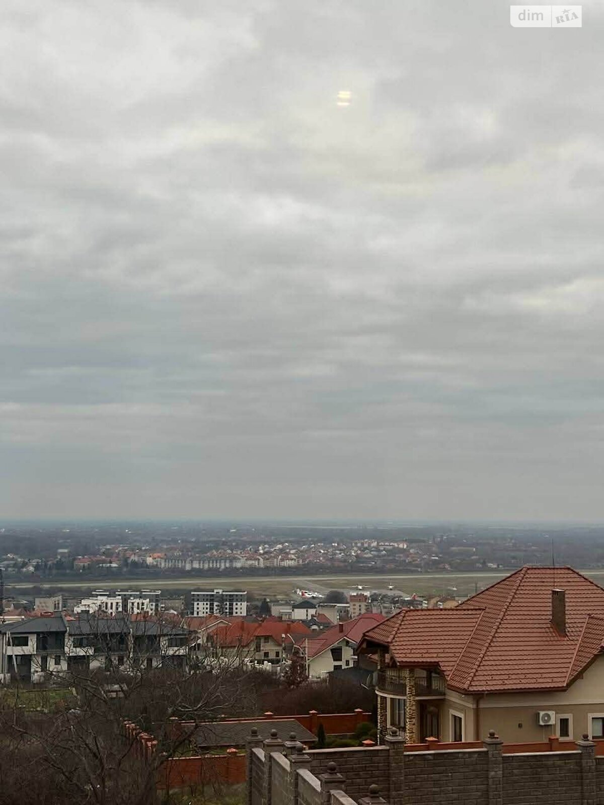 двухэтажный таунхаус, 100 кв. м, кирпич. Сдается помесячно в Ужгороде фото 1 двухэтажный таунхаус, 100 кв. м, кирпич. Сдается помесячно в Ужгороде фото 1