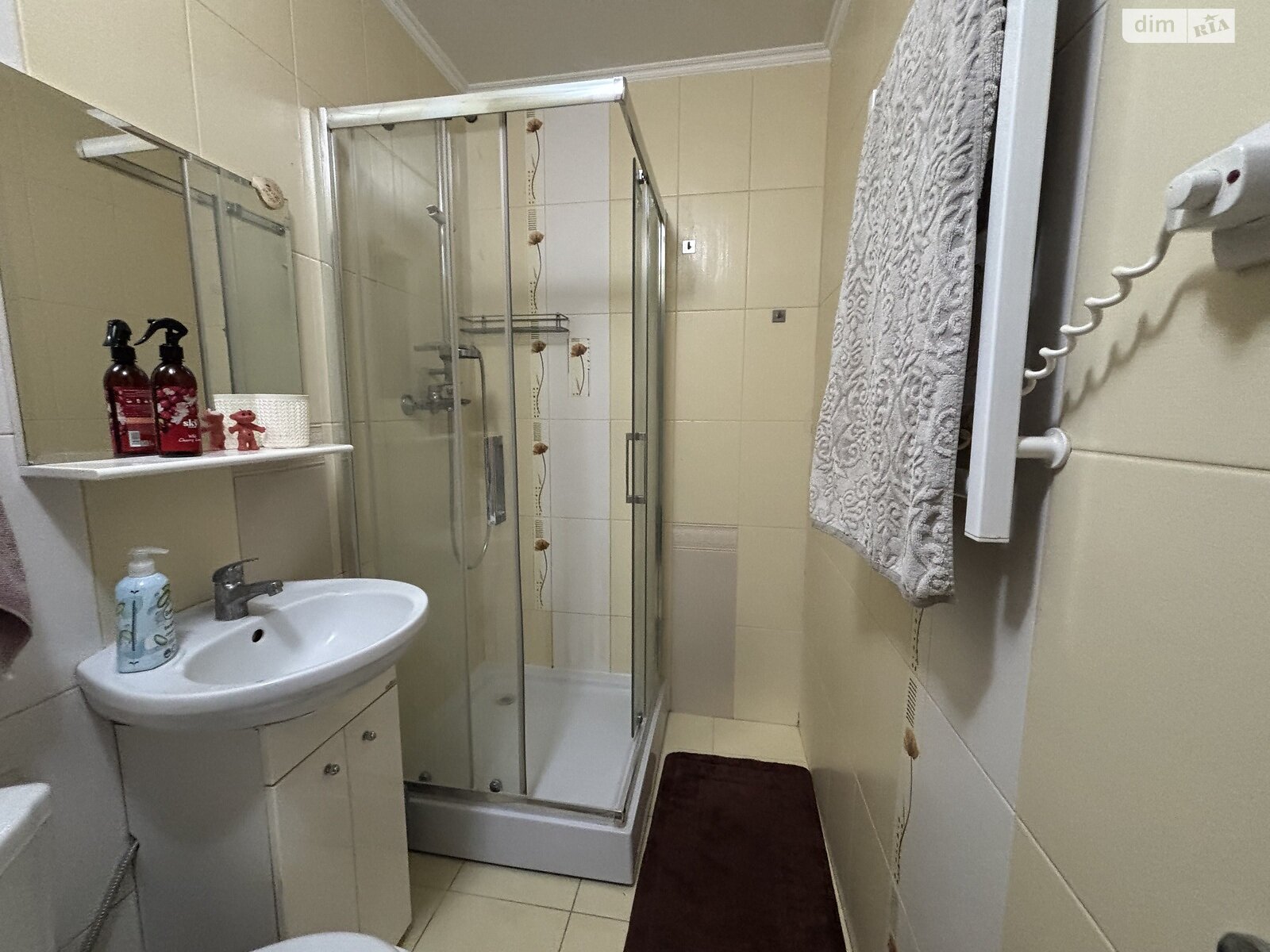 двоповерховий таунхаус, 111 кв. м, цегла. Здається помісячно в Ужгороді, в районі Центр фото 1 двопроверховий таунхаус, 111 кв. м, цегла. Здається помісячно в Ужгороді, в районі Центр фото 1