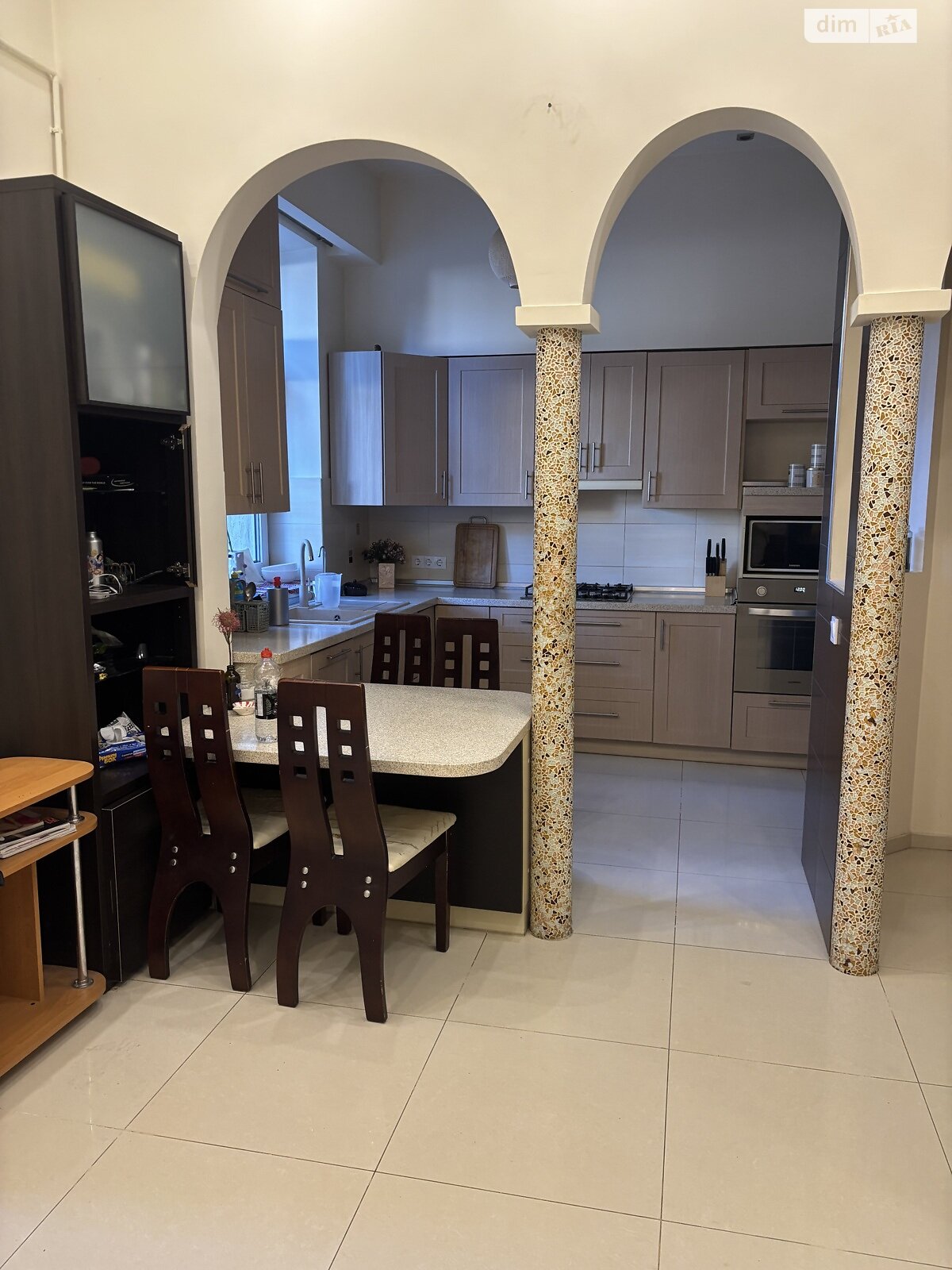 двоповерховий таунхаус, 111 кв. м, цегла. Здається помісячно в Ужгороді, в районі Центр фото 1 двопроверховий таунхаус, 111 кв. м, цегла. Здається помісячно в Ужгороді, в районі Центр фото 1