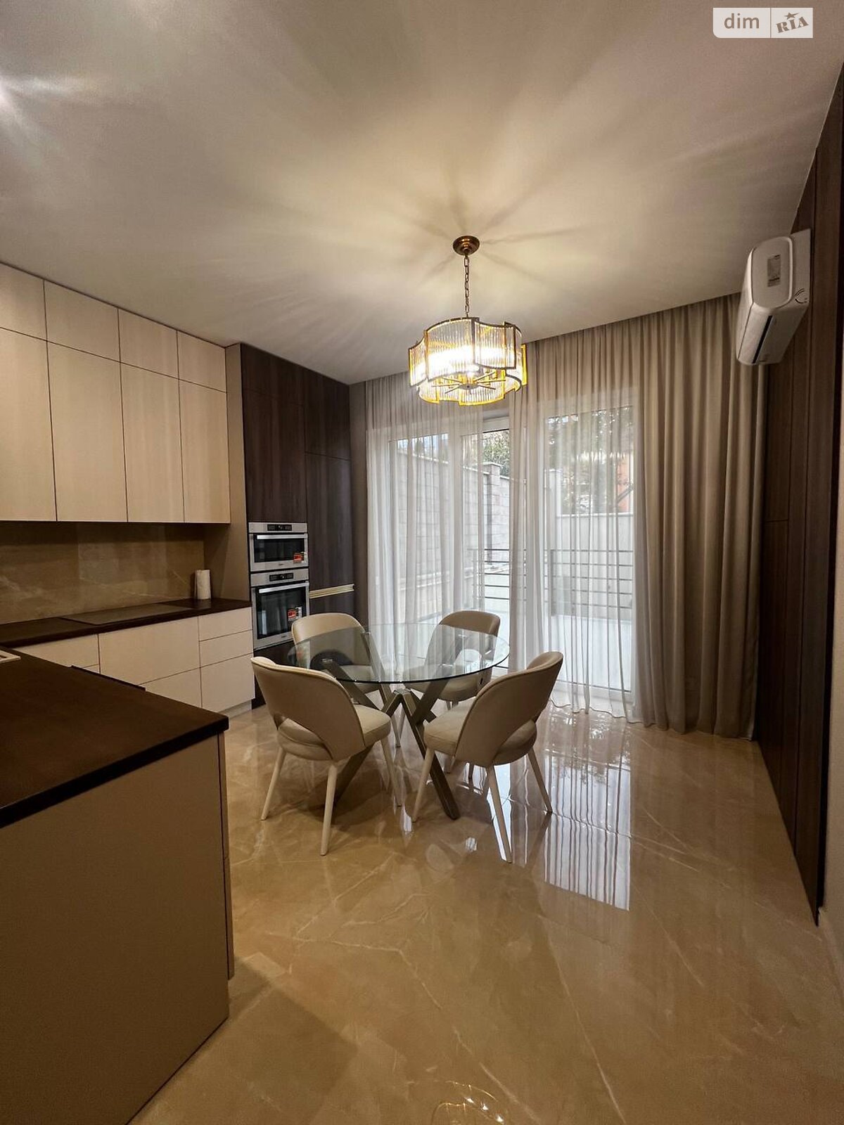 трипроверховий таунхаус, 135 кв. м, цегла. Здається помісячно в Ужгороді, в районі Центр фото 1