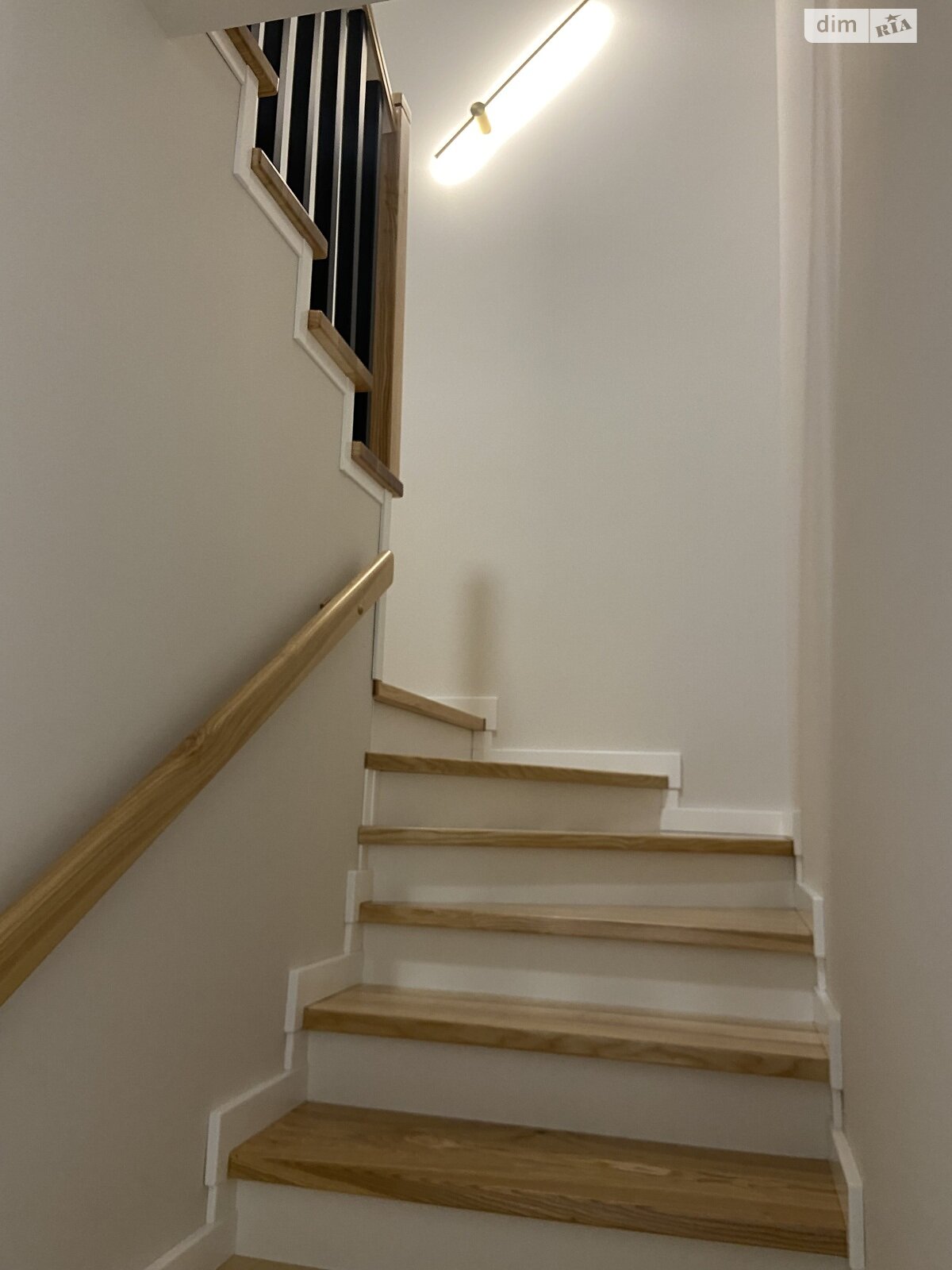 двоповерховий таунхаус, 135 кв. м, кирпич. Здається помісячно в Зарванцях фото 1