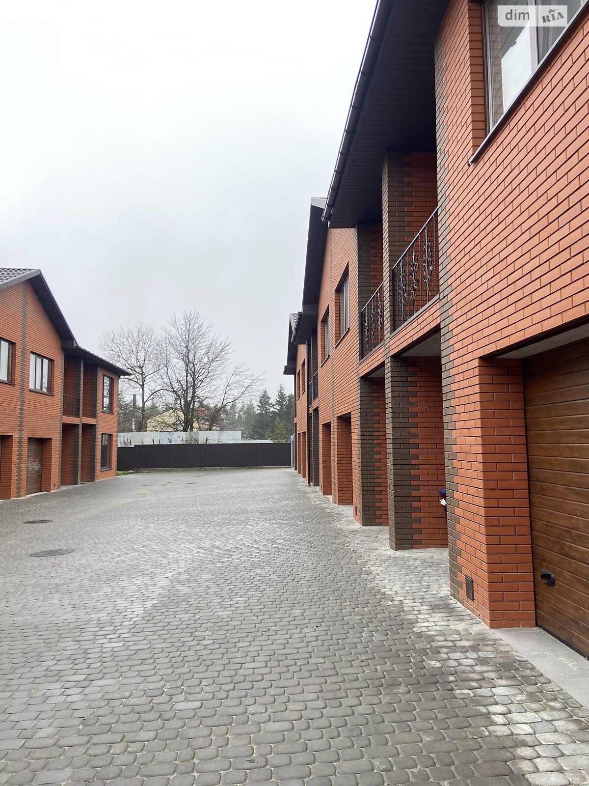 двоповерховий таунхаус, 135 кв. м, кирпич. Здається помісячно в Зарванцях фото 1