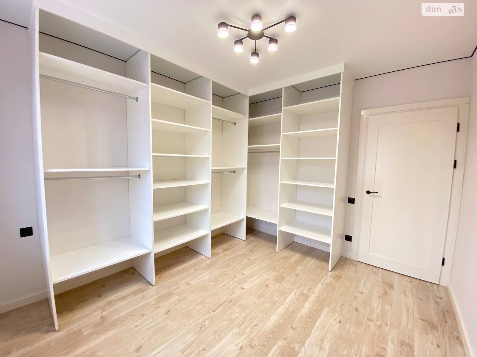 двоповерховий таунхаус, 135 кв. м, кирпич. Здається помісячно в Зарванцях фото 1