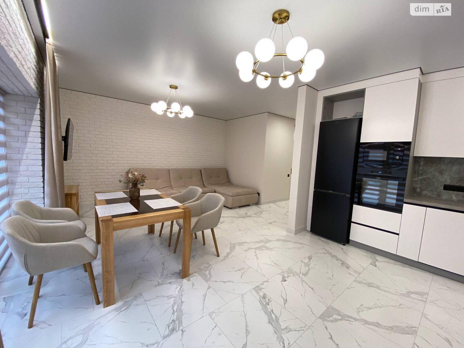 двоповерховий таунхаус, 135 кв. м, кирпич. Здається помісячно в Зарванцях фото 1