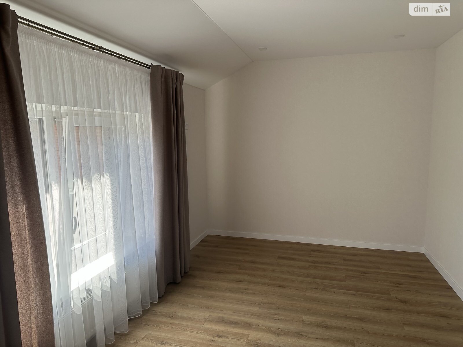 двухэтажный таунхаус, 90 кв. м, кирпич. Сдается помесячно в Виннице фото 1 двухэтажный таунхаус, 90 кв. м, кирпич. Сдается помесячно в Виннице фото 1