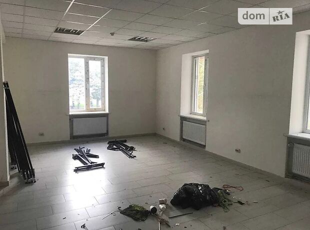 Торговая площадь в Чернигове, сдам в аренду по Мира проспект 37а, район Центр, цена: 31 500 грн за объект фото 1 Торговая площадь в Чернигове, сдам в аренду по Мира проспект 37а, район Центр, цена: 31 500 грн за объект фото 1