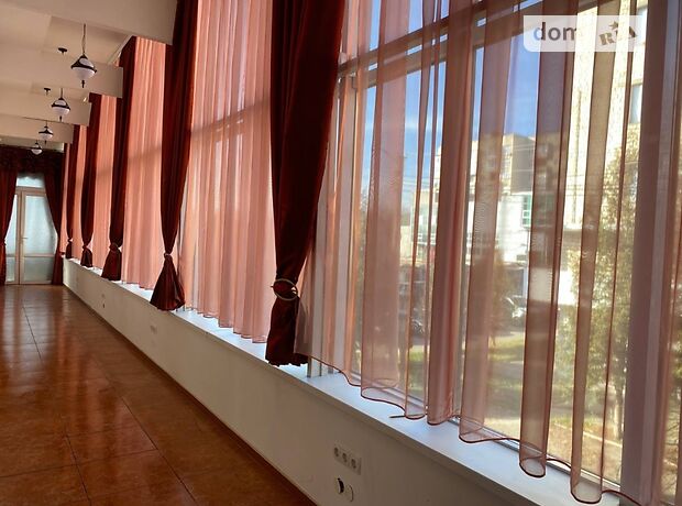Торгова площа в Чернівцях, здам в оренду по Небесної Сотні вулиця 23а, район Головний, ціна: 37 453 грн за об’єкт фото 1 Торгова площа в Чернівцях, здам в оренду по Небесної Сотні вулиця 23а, район Головний, ціна: 37 453 грн за об’єкт фото 1