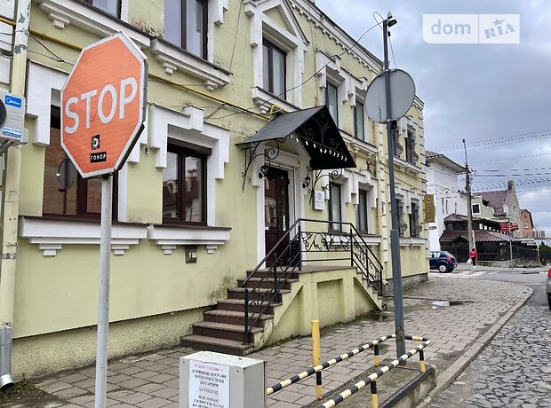 Торговая площадь в Луцке, сдам в аренду по Кафедральная улица 2, район Старый город, цена: 7 500 грн за объект фото 1 Торговая площадь в Луцке, сдам в аренду по Кафедральная улица 2, район Старый город, цена: 7 500 грн за объект фото 1