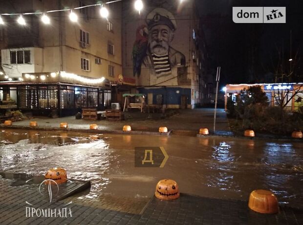 Торговая площадь в Одессе, сдам в аренду по Сегедская улица, район Приморский, цена: 40 000 грн за объект фото 1 Торговая площадь в Одессе, сдам в аренду по Сегедская улица, район Приморский, цена: 40 000 грн за объект фото 1