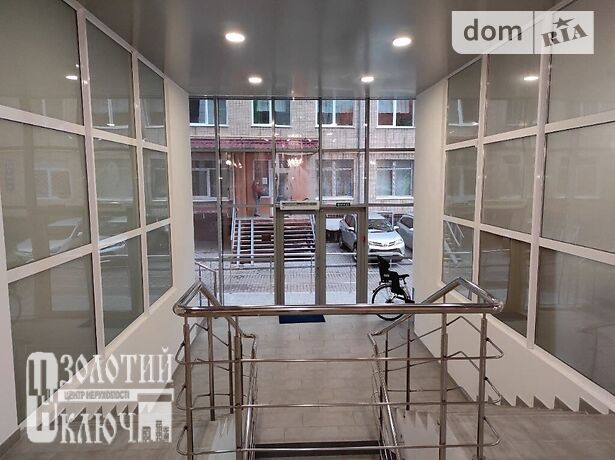 Торговая площадь в Хмельницком, сдам в аренду по Проскуровского Подполья улица, район Центр, цена: 19 500 грн за объект фото 1 Торговая площадь в Хмельницком, сдам в аренду по Проскуровского Подполья улица, район Центр, цена: 19 500 грн за объект фото 1