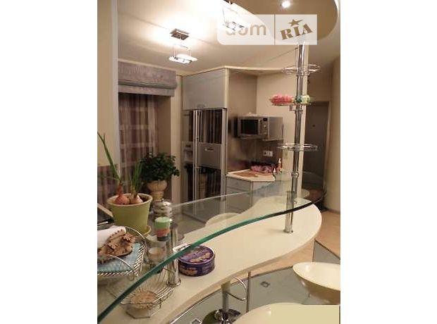 Довгострокова оренда квартиры, 3 ком., Ужгород, р‑н. Центр, Корзо улица Довгострокова оренда квартиры, 3 ком., Ужгород, р‑н. Центр, Корзо улица