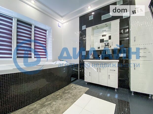 двухэтажный дом с ремонтом, 227 кв. м, кирпич. Продажа в Запорожье район Днепровский (Ленинский) фото 1 двухэтажный дом с ремонтом, 227 кв. м, кирпич. Продажа в Запорожье район Днепровский (Ленинский) фото 1