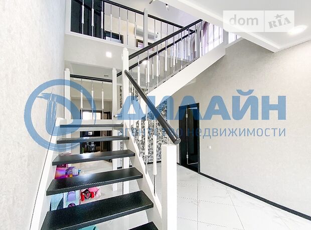 двухэтажный дом с ремонтом, 227 кв. м, кирпич. Продажа в Запорожье район Днепровский (Ленинский) фото 1 двухэтажный дом с ремонтом, 227 кв. м, кирпич. Продажа в Запорожье район Днепровский (Ленинский) фото 1