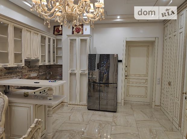 Продаж трикімнатної квартири в Києві на вул. Михайла Драгомірова район Печерський фото 1 Продаж трикімнатної квартири в Києві на вул. Михайла Драгомірова район Печерський фото 1