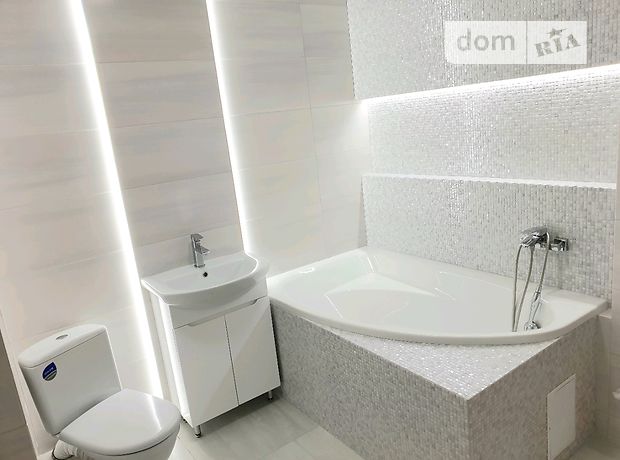 Продажа трехкомнатной квартиры в Тернополе, на ул. Белогорская район Центр фото 1 Продажа трехкомнатной квартиры в Тернополе, на ул. Белогорская район Центр фото 1