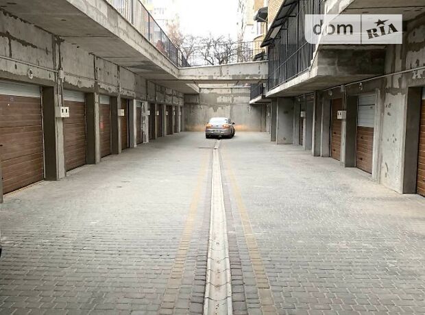 Бокс в гаражном комплексе под легковое авто, площадь 17.5 кв.м. фото 1 Бокс в гаражном комплексе под легковое авто, площадь 17.5 кв.м. фото 1
