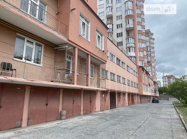 Бокс в гаражном комплексе универсальный, площадь 17 кв.м. фото 1 Бокс в гаражном комплексе универсальный, площадь 17 кв.м. фото 1