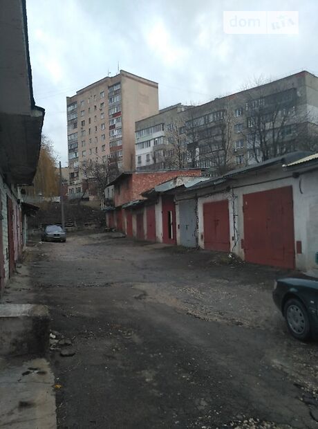 Место в гаражном кооперативе под легковое авто в Тернополе, площадь 32 кв.м. фото 1 Место в гаражном кооперативе под легковое авто в Тернополе, площадь 32 кв.м. фото 1