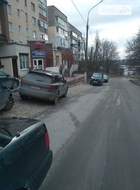 Место в гаражном кооперативе под легковое авто в Тернополе, площадь 32 кв.м. фото 1 Место в гаражном кооперативе под легковое авто в Тернополе, площадь 32 кв.м. фото 1