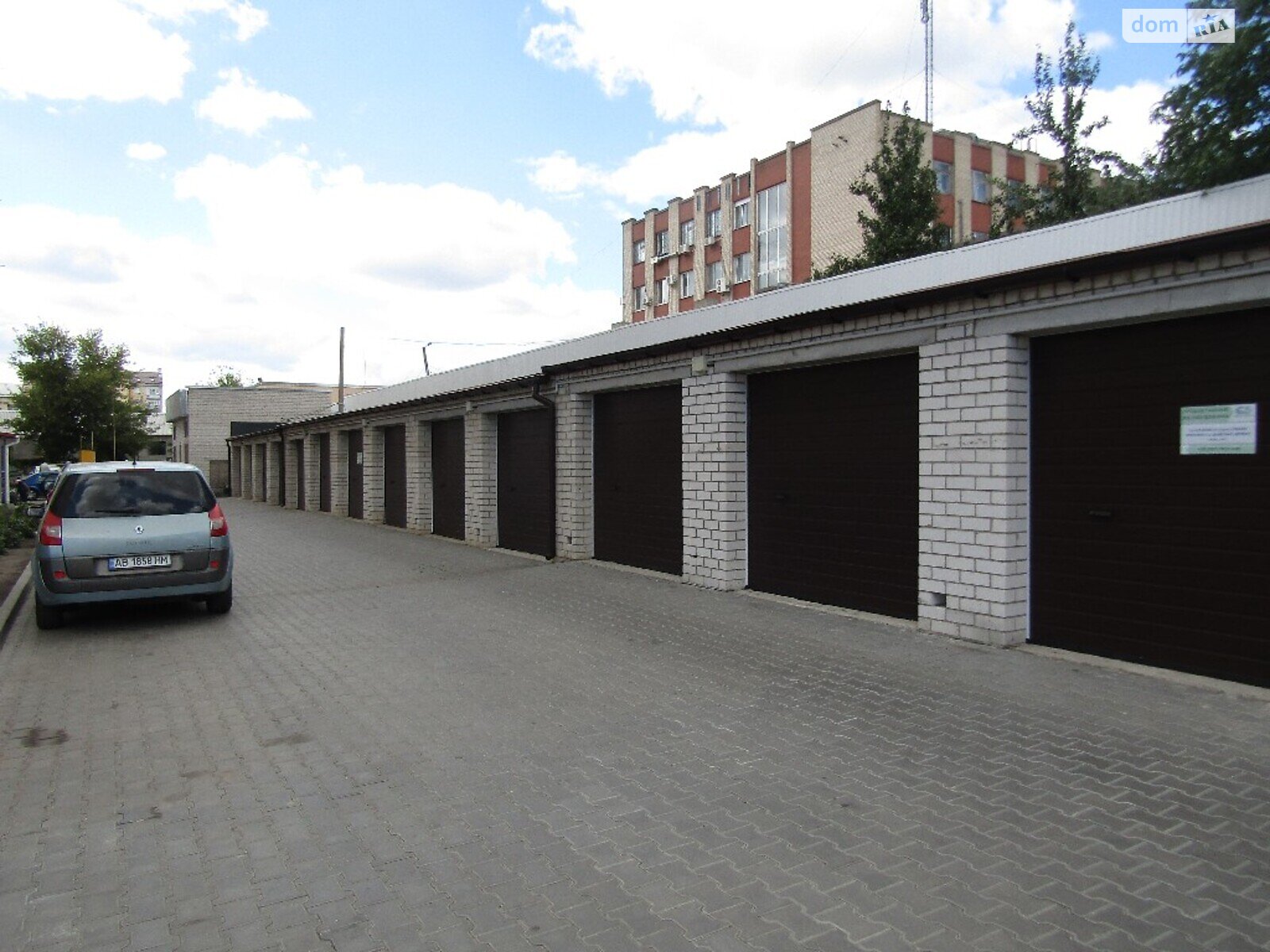 Місце в гаражному кооперативі під легкове авто в Вінниці, площа 18.2 кв.м. фото 1