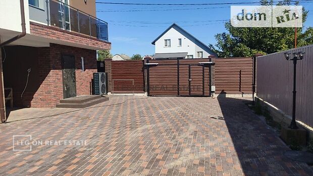 Продаж частини будинку в селі Погреби, вулиця Центральна 1, 5 кімнат фото 1 Продаж частини будинку в селі Погреби, вулиця Центральна 1, 5 кімнат фото 1