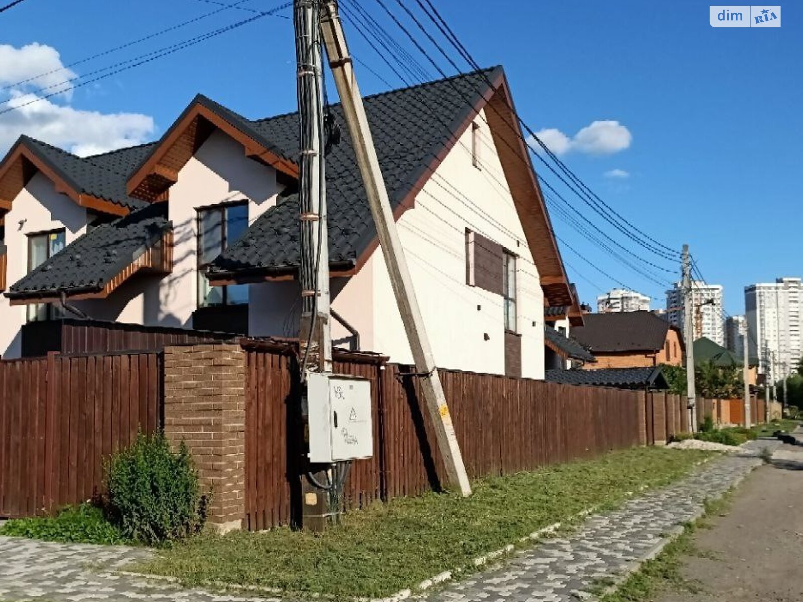 Продаж частини будинку в Броварах, район Сади, 3 кімнати фото 1