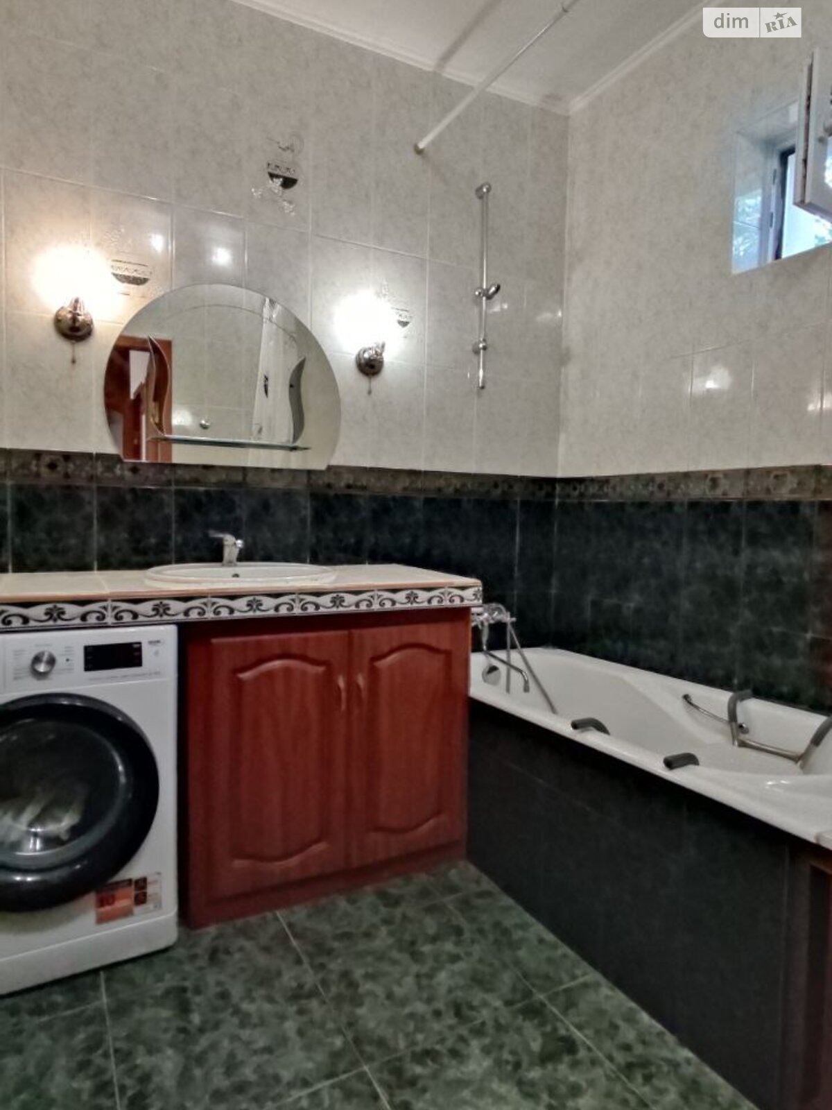 Продажа части дома в Черкассах, улица Сенная (Добровольского), район Приднепровский, 4 комнаты фото 1 Продажа части дома в Черкассах, улица Сенная (Добровольского), район Приднепровский, 4 комнаты фото 1