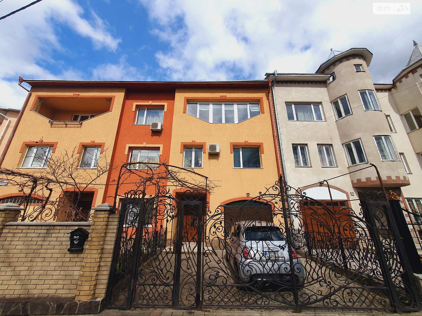 Продажа части дома в Черновцах, переулок Кобринской Натальи (Степана Халтурина), район Центр, 6 комнат фото 1