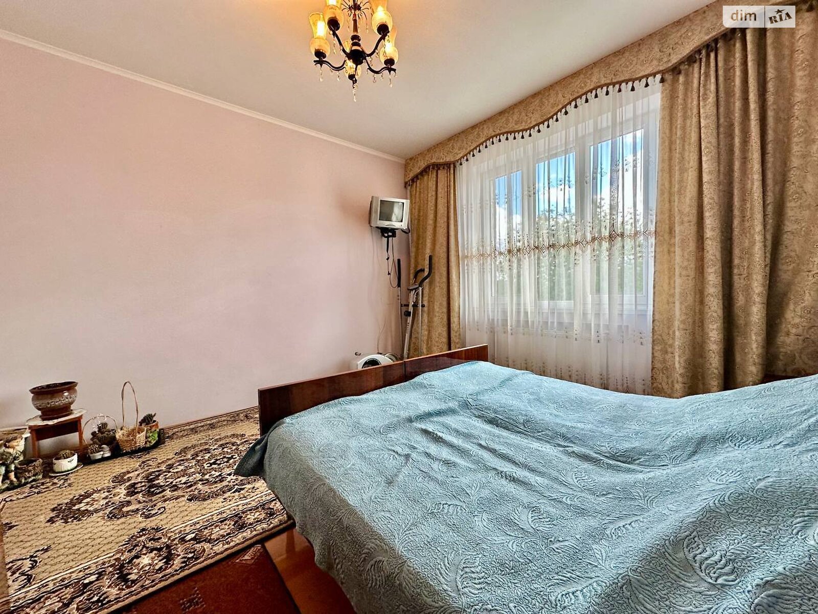 Продажа части дома в Дрогобыче, улица Довбуша 10/4, район Дрогобыч, 3 комнаты фото 1 Продажа части дома в Дрогобыче, улица Довбуша 10/4, район Дрогобыч, 3 комнаты фото 1