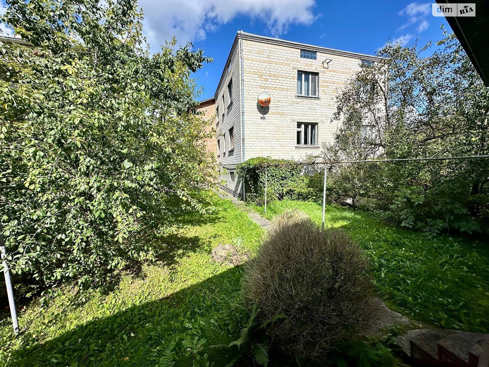 Продажа части дома в Дрогобыче, улица Довбуша 10/4, район Дрогобыч, 3 комнаты фото 1 Продажа части дома в Дрогобыче, улица Довбуша 10/4, район Дрогобыч, 3 комнаты фото 1