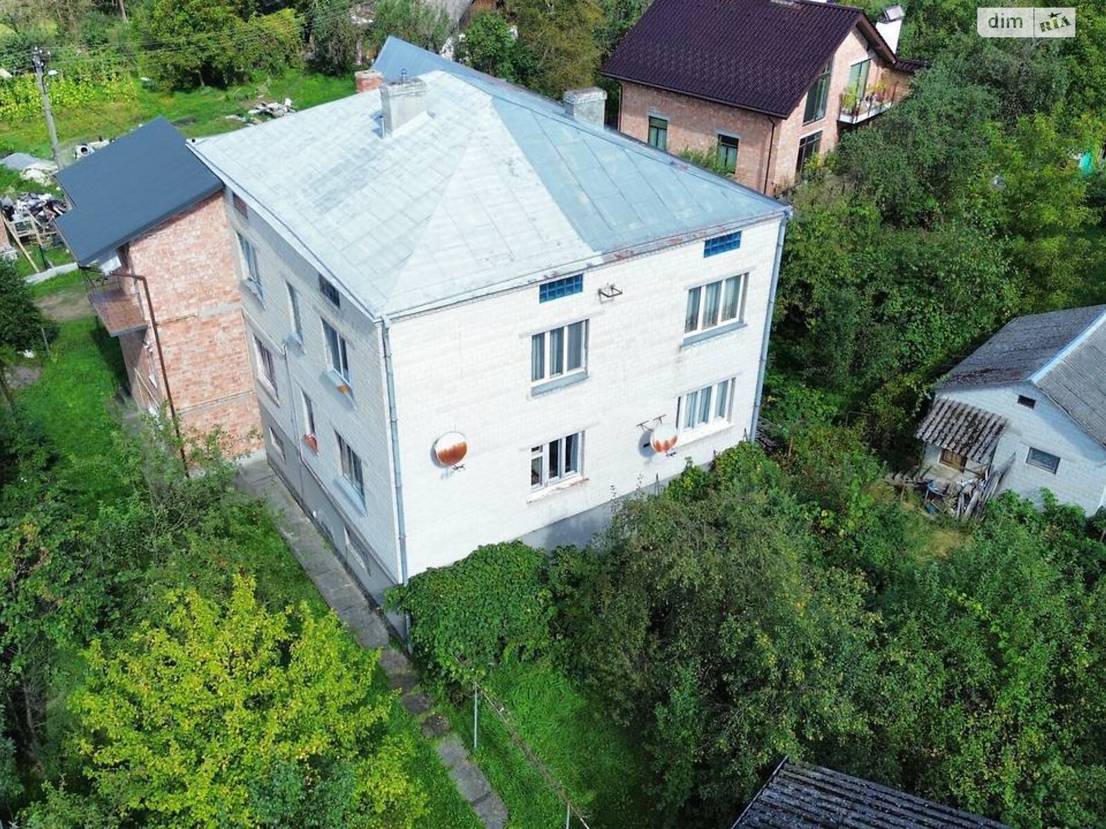 Продажа части дома в Дрогобыче, улица Довбуша 10/4, район Дрогобыч, 3 комнаты фото 1 Продажа части дома в Дрогобыче, улица Довбуша 10/4, район Дрогобыч, 3 комнаты фото 1