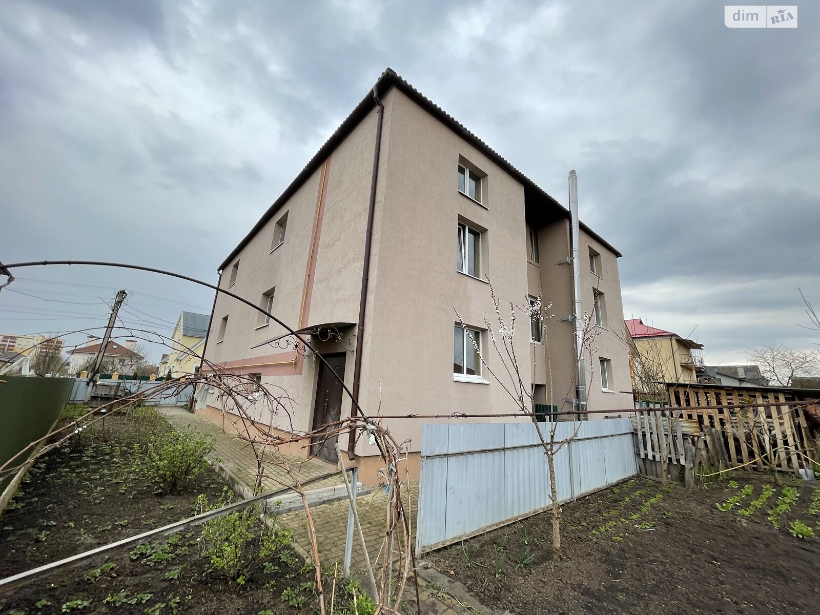 Продаж частини будинку в Хмельницькому, район Лезневе, 5 кімнат фото 1 Продаж частини будинку в Хмельницькому, район Лезневе, 5 кімнат фото 1