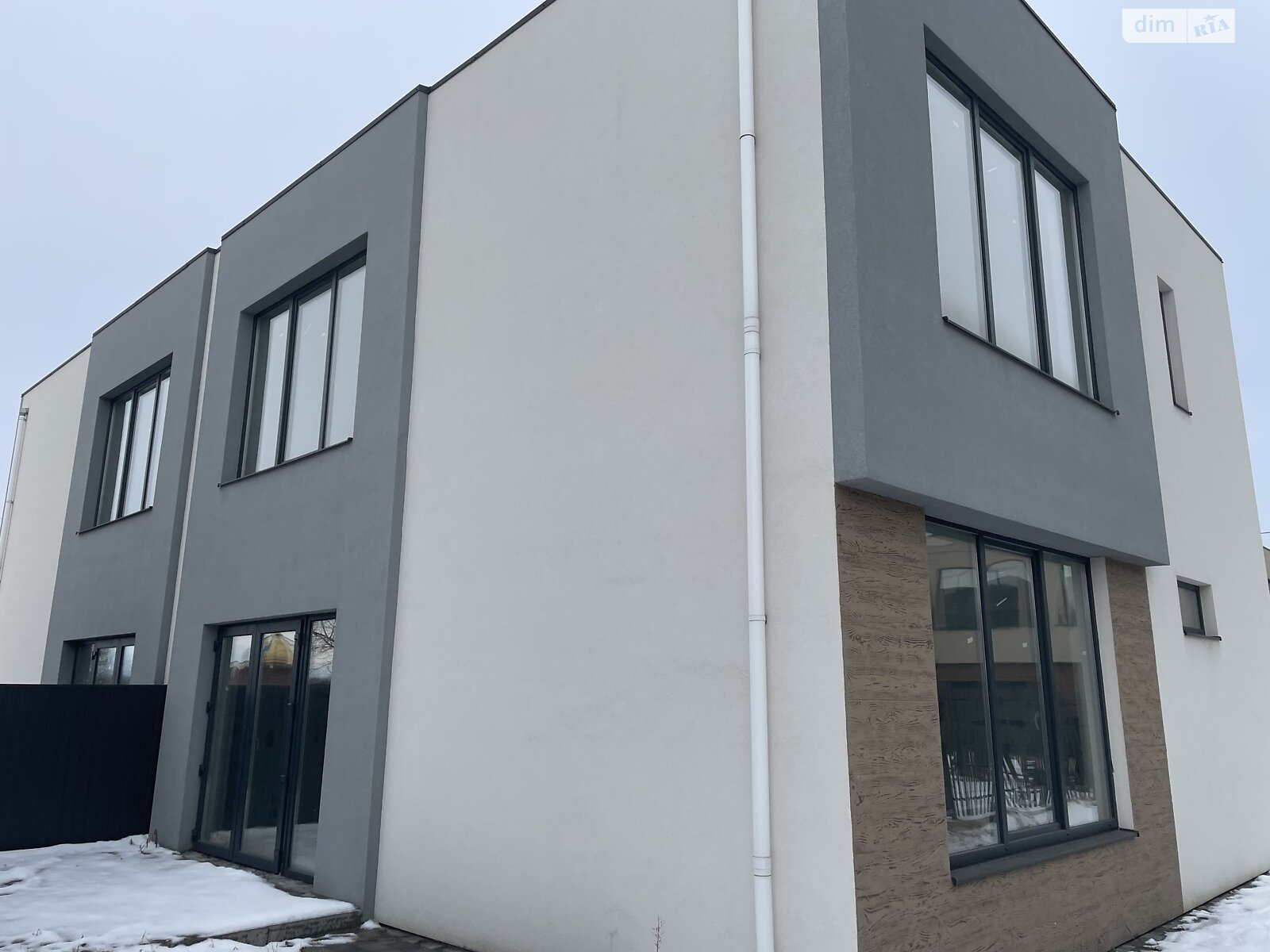 Продажа части дома в Ивано-Франковске, улица 22 января, 3 комнаты фото 1 Продажа части дома в Ивано-Франковске, улица 22 января, 3 комнаты фото 1