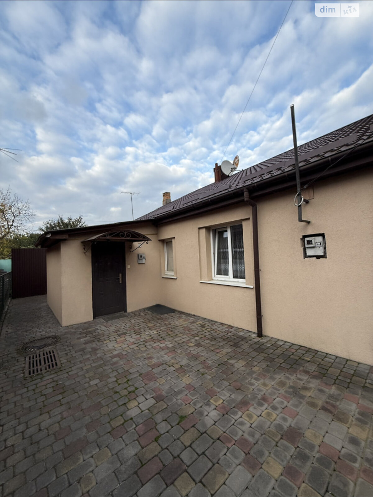 Продаж частини будинку в Луцьку, вулиця Володимирська 10, район Красне, 3 кімнати фото 1 Продаж частини будинку в Луцьку, вулиця Володимирська 10, район Красне, 3 кімнати фото 1