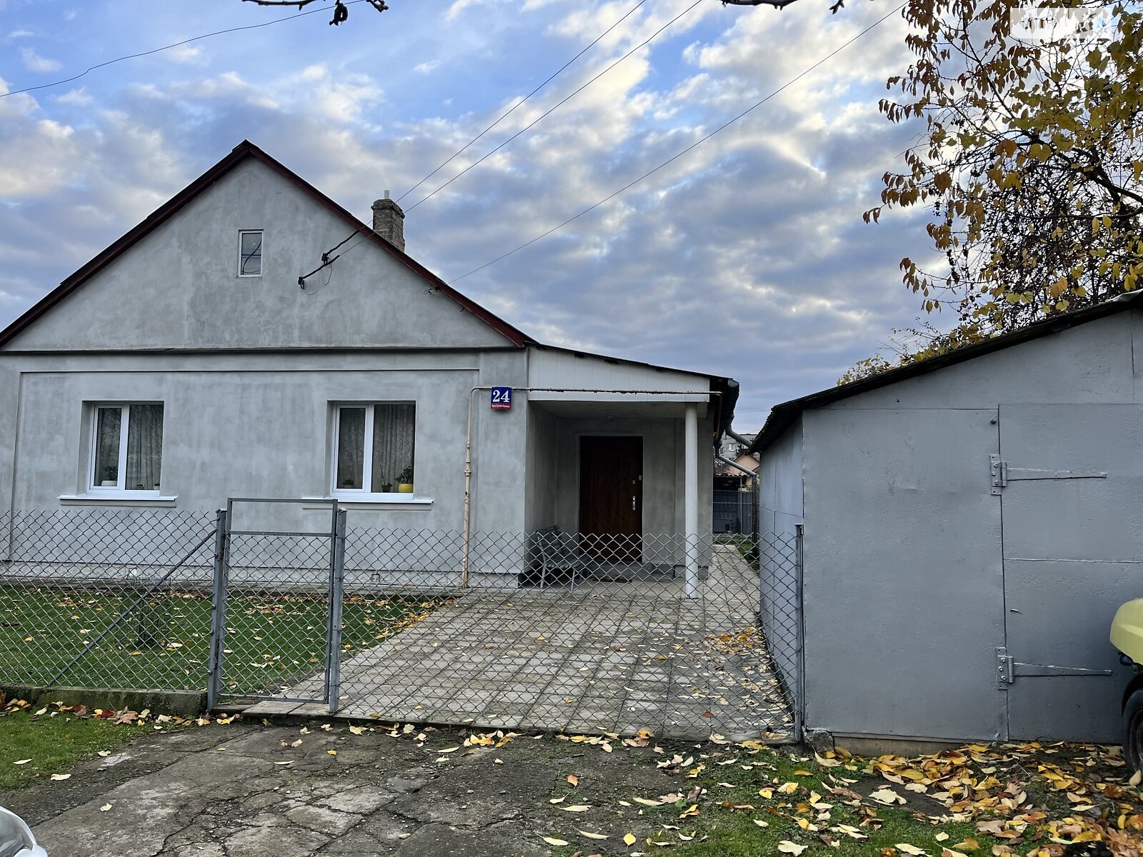 Продаж частини будинку в Луцьку, майдан Київський, район Центр, 2 кімнати фото 1